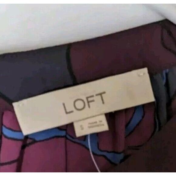 Loft blouse MSRP $59 see Photos For Measurements Polyester Easy Care Bust 44" - Picture 9 of 12